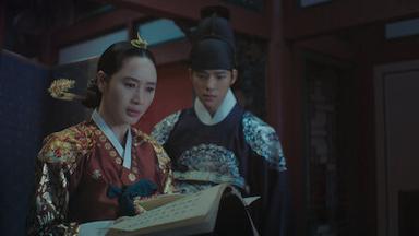 Under the Queen's Umbrella 1x13