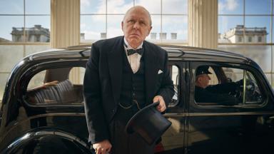 The Crown 1x7