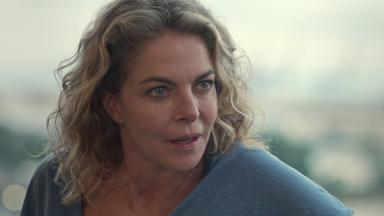 Sara, la mujer en las sombras 1x6