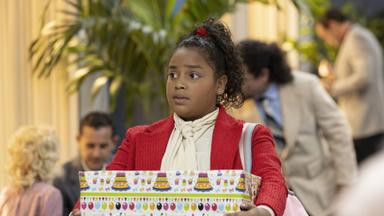 Gordita Chronicles 1x6