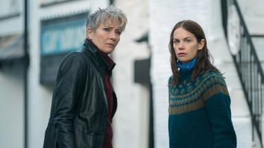 El misterio de Cemetery Road 1x8