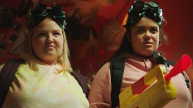 Astrid y Lilly salvan el mundo 1x1