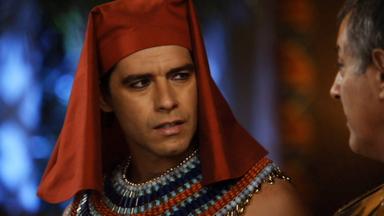 Moisés y los Diez Mandamientos 1x13