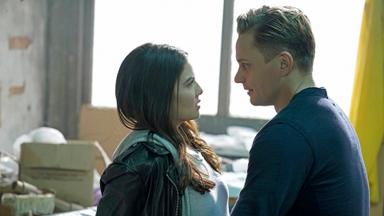 Tell Me a Story 1x9